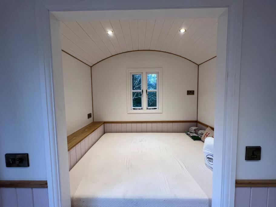 Tranquil Spot Shepherds Hut Cinderford Exteriér fotografie